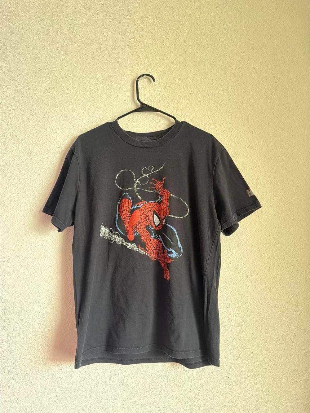 Hollister x Marvel Spider-Man Graphic T-Shirt Size L